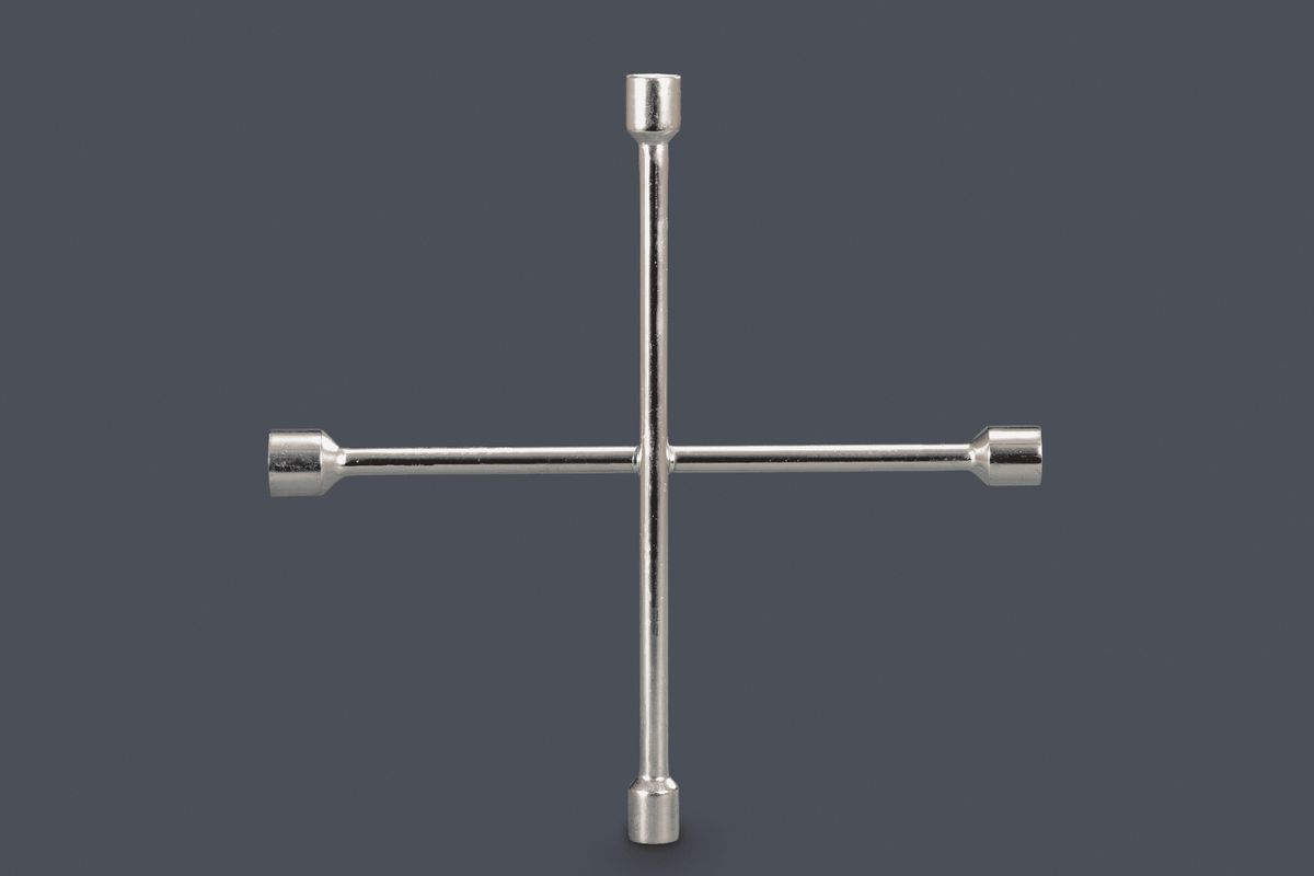 Llave Saca Rueda Cruz Reforzada Gomero 20 Pulgadas Cromada QKL