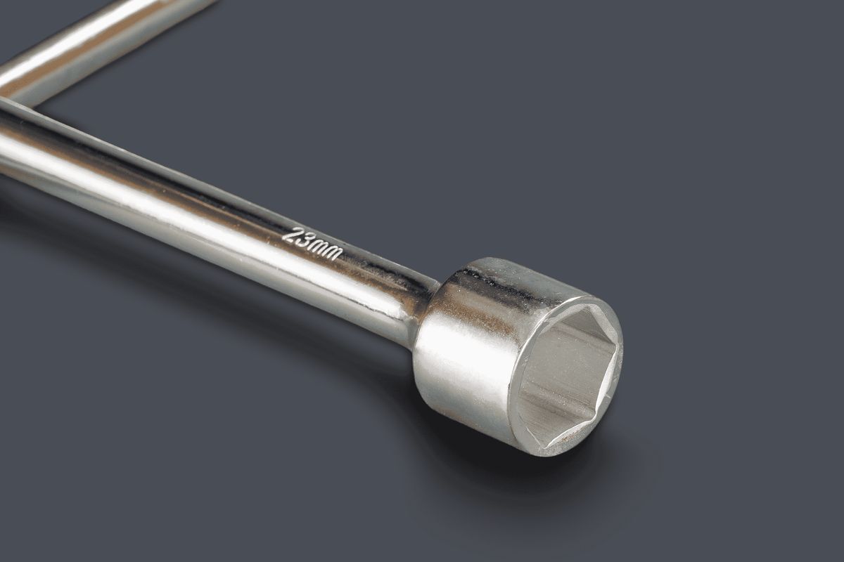Llave Saca Rueda Cruz Reforzada Gomero 20 Pulgadas Cromada QKL